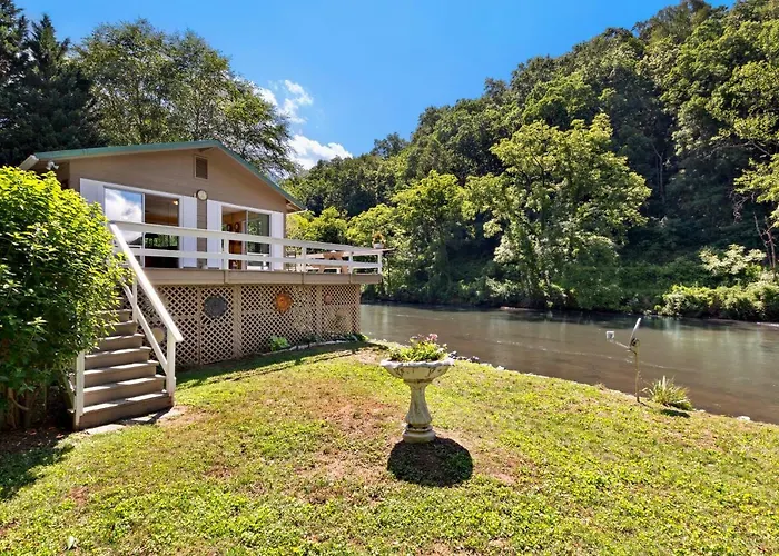 2 Bed 1 Bath Vacation Home In Sylva